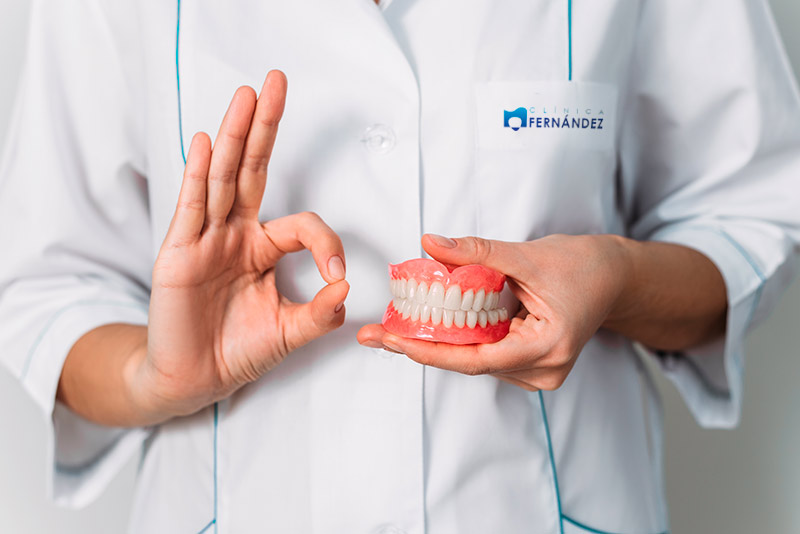 imagen de prótesis dental en ibiza